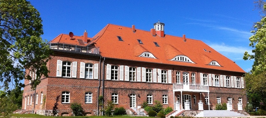 Schloss Pütnitz aussen header