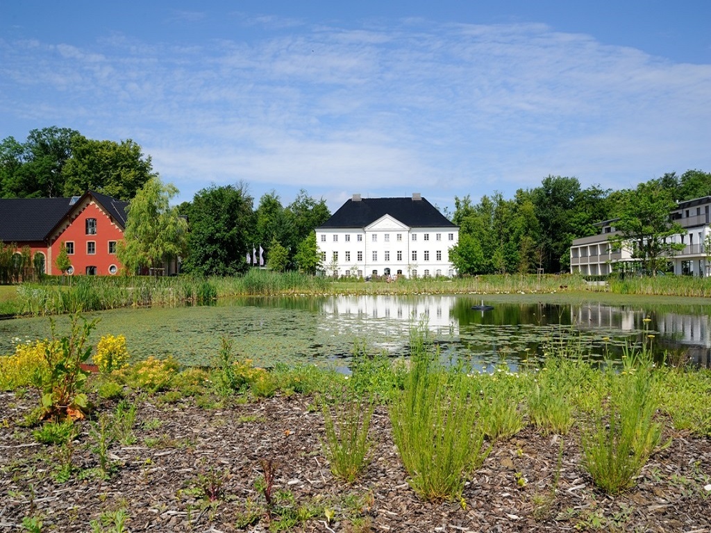 schlossgut gross schwansee 01