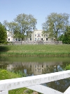 Schloss Hotel Kittendorf Spiegelung des Hauses im Schlosssee