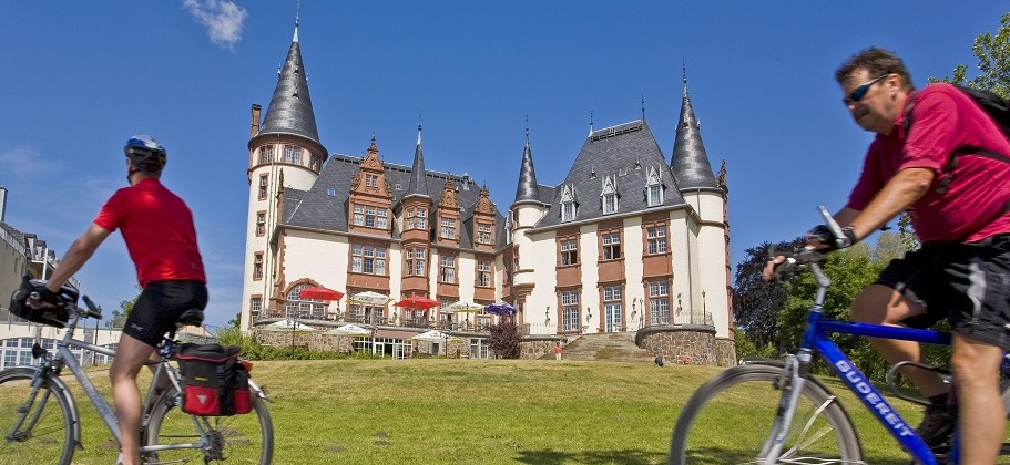 Schlosshotel Klink Radfahrer header