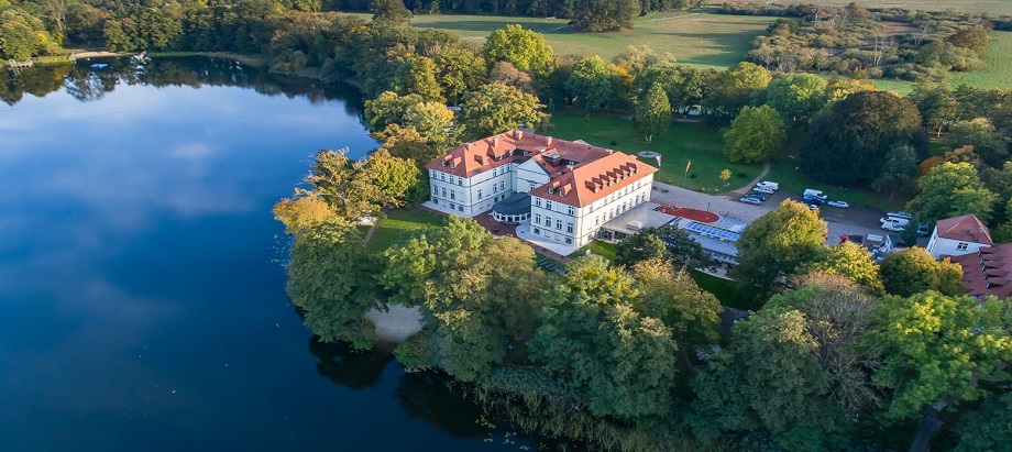 Seeschloss Schorssow Luftaufnahme favo header