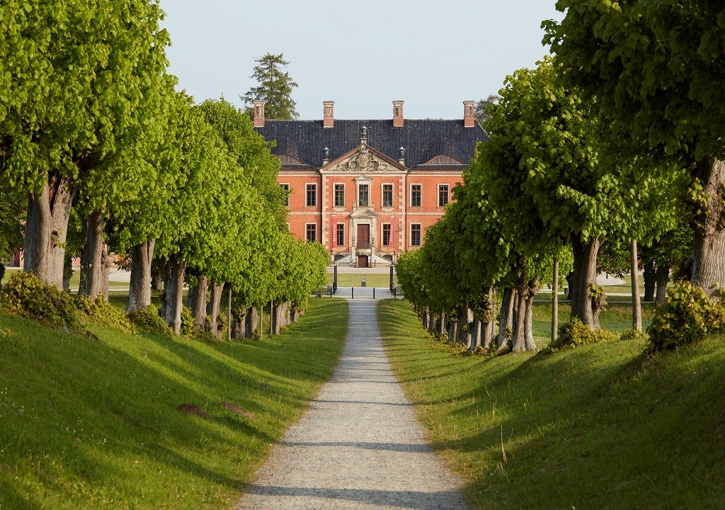 Schloss Bothmer Allee©SSGK_Ulrich Pfeuffer -