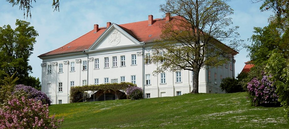 Schloss Hohenzieritz©SSGK _Ulrich Pfeuffer header